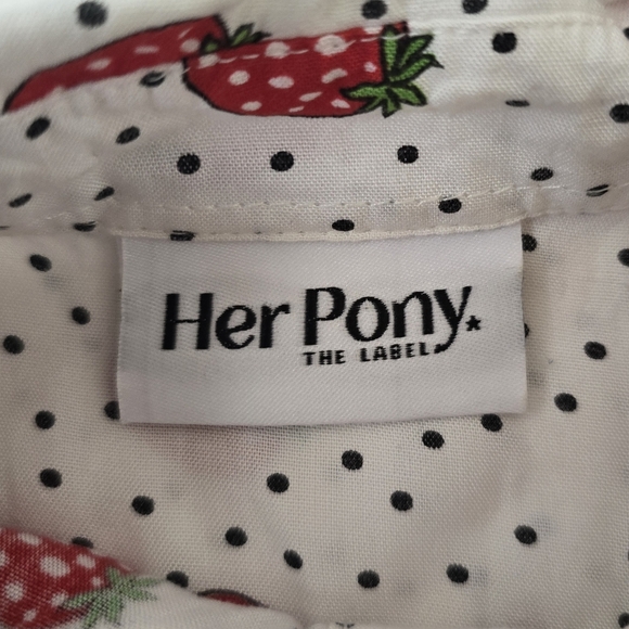 Her Pony the Label Unisex Strawberry Button Front Rayon Shirt Medium - Picture 7 of 10